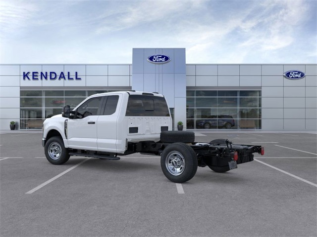 2025 Ford F-350 photo 4