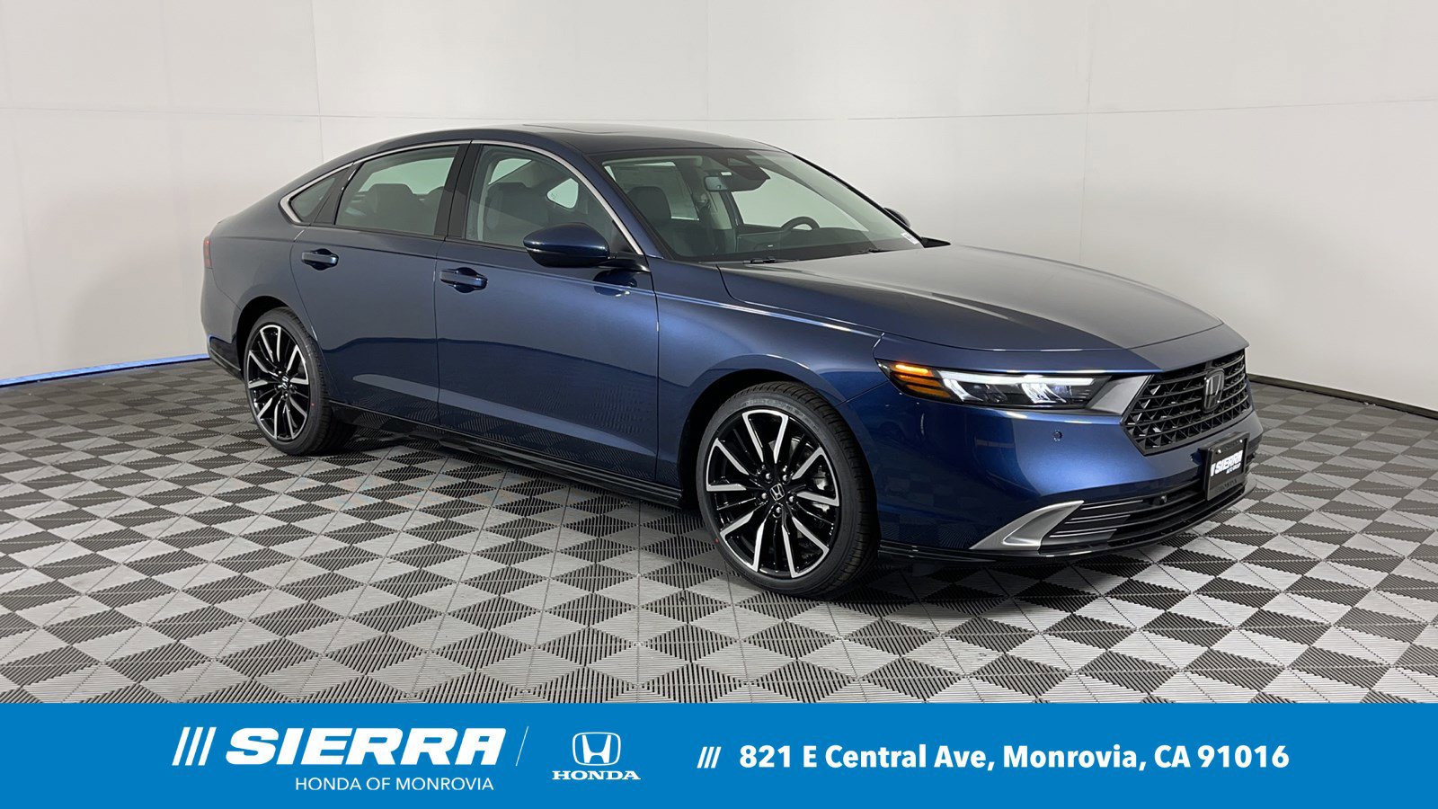 2025 Honda Accord Hybrid Touring's photo