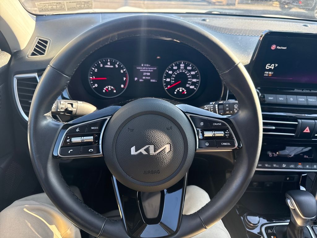 2022 Kia Seltos EX photo 7