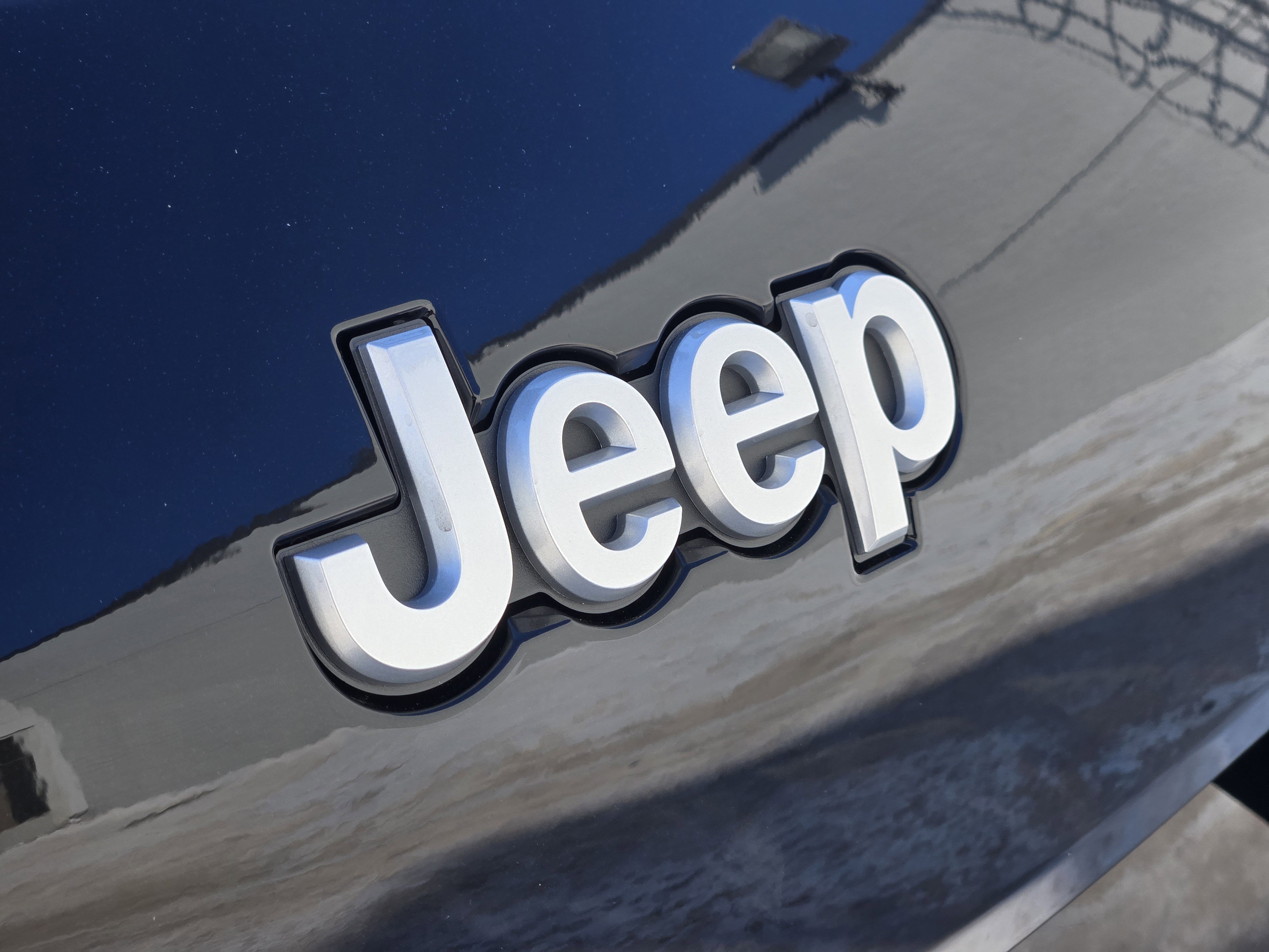 2025 Jeep Grand Cherokee Laredo X photo 3