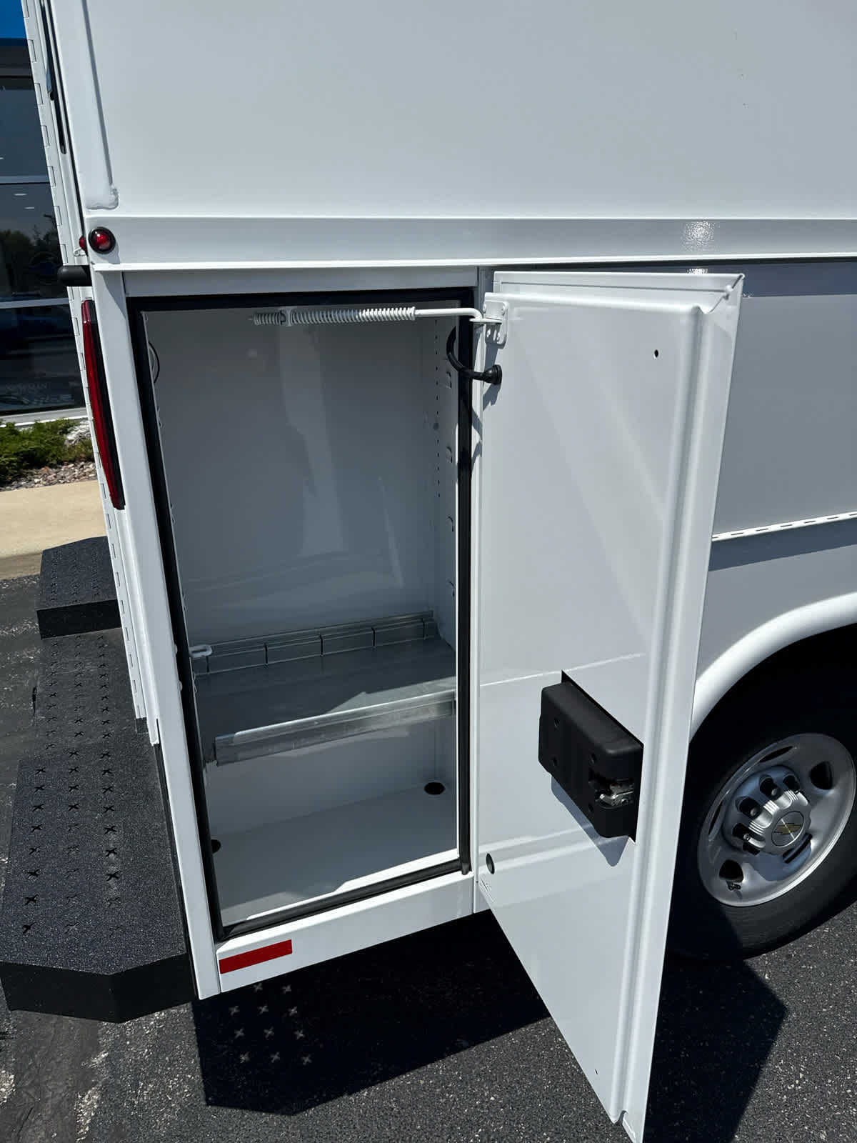 2024 Chevrolet Express Cutaway Base photo 13
