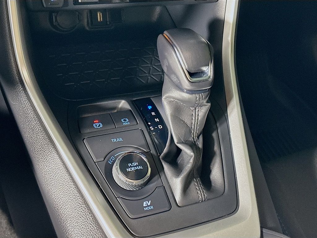 2022 Toyota RAV4 Hybrid SE photo 16