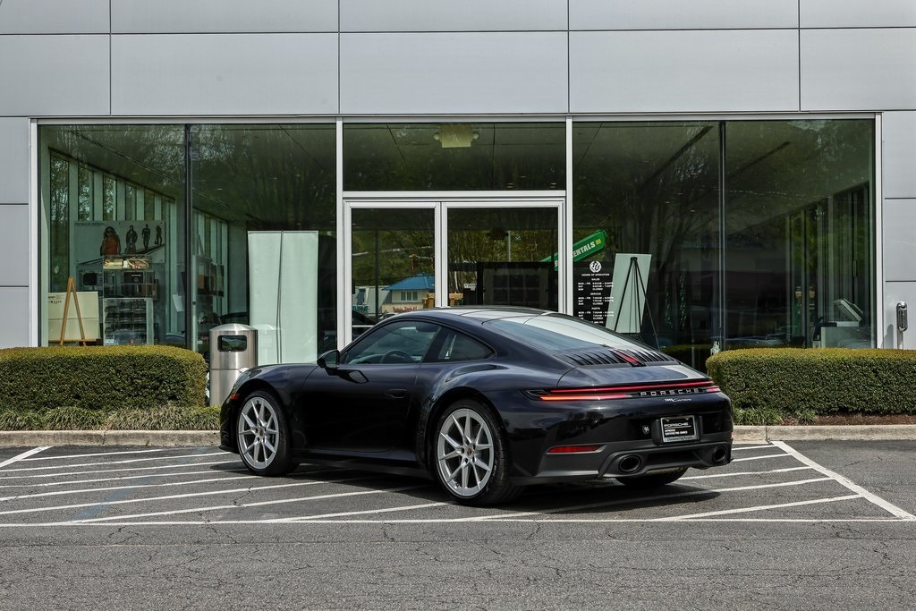 2025 Porsche 911 photo 3