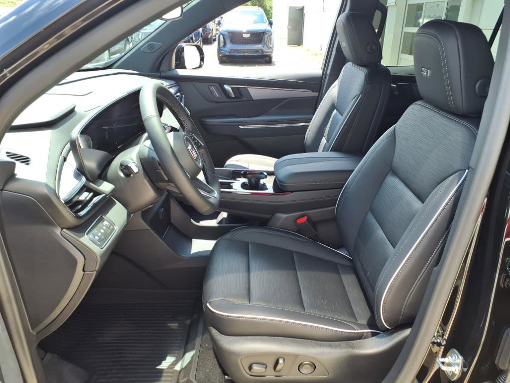 2025 Buick Enclave Sport Touring photo 4