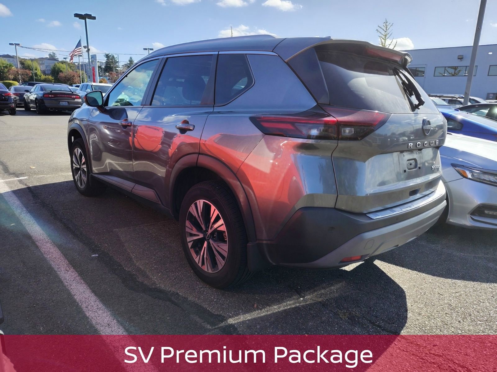 2022 Nissan Rogue SV photo 2