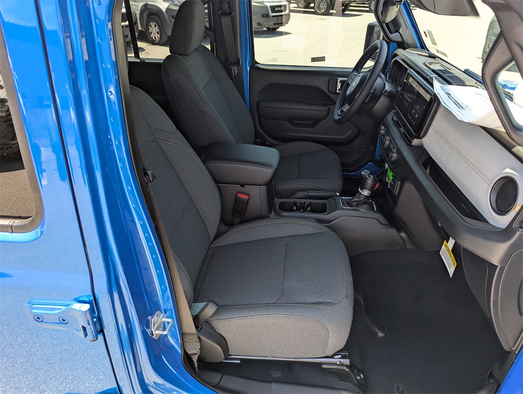 2025 Jeep Wrangler Sport S photo 34