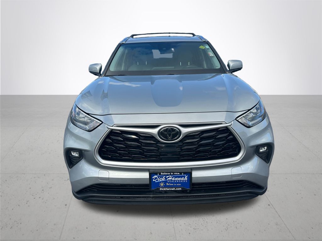 2020 Toyota Highlander XLE photo 3