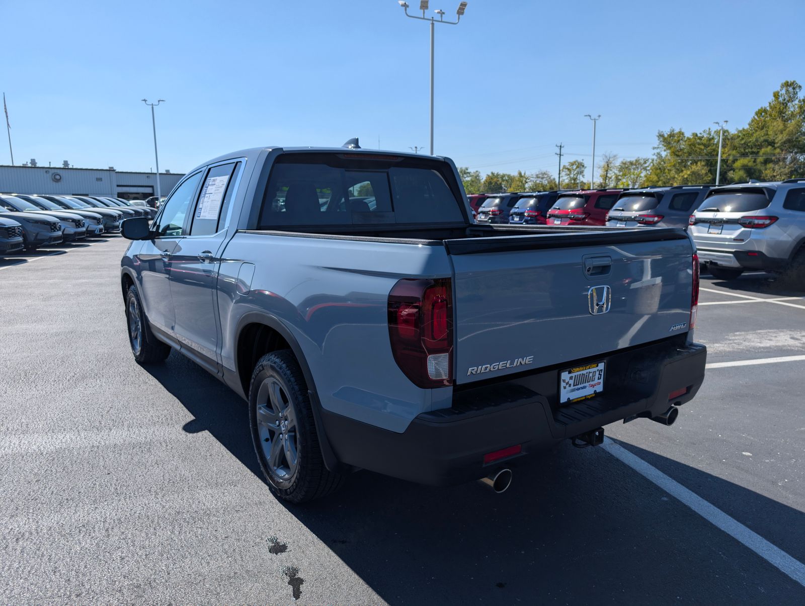 2023 Honda Ridgeline RTL photo 2