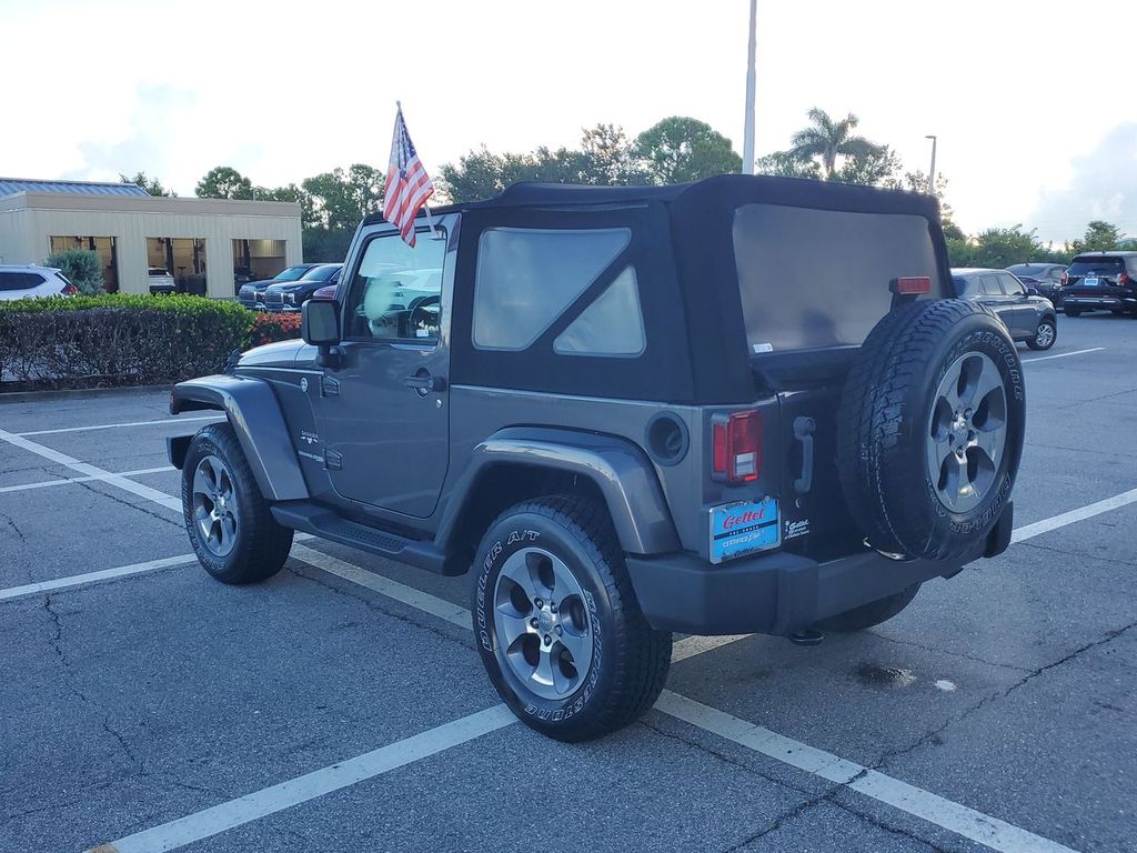 2018 Jeep Wrangler Sahara photo 13