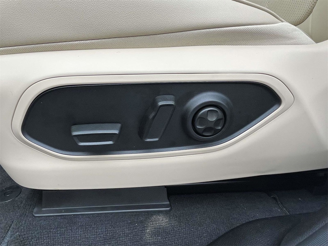 2025 Jeep Grand Cherokee Limited photo 16