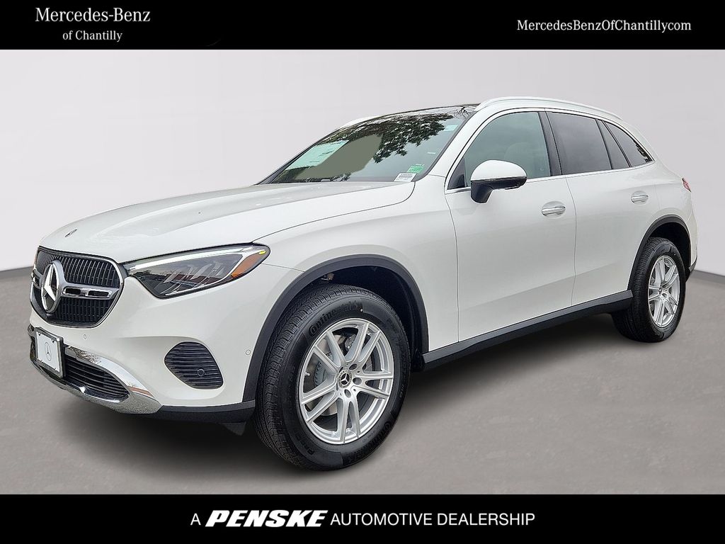 2026 Mercedes-Benz GLC Base's photo