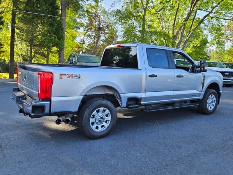 2024 Ford F-250 XLT photo 12