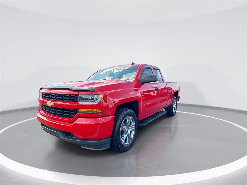 2018 Chevrolet Silverado 1500 Custom photo 4