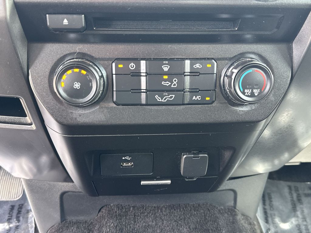 2018 Ford F-150 XLT photo 16