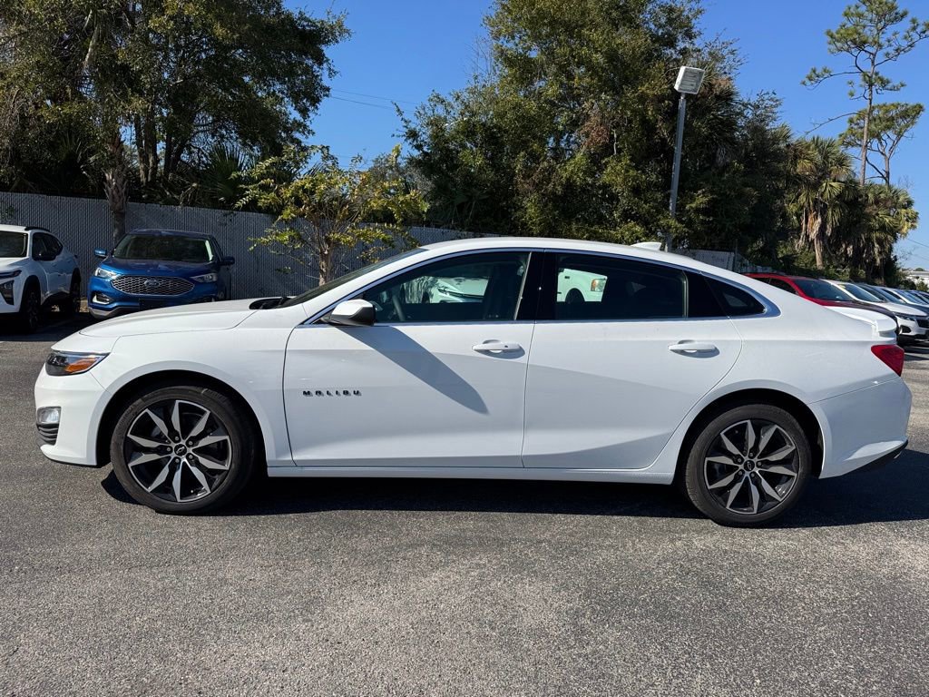 2025 Chevrolet Malibu RS photo 3