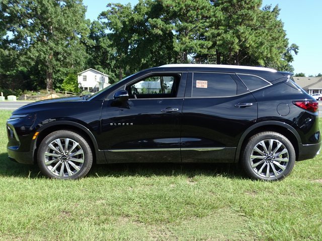 2025 Chevrolet Blazer Premier photo 4