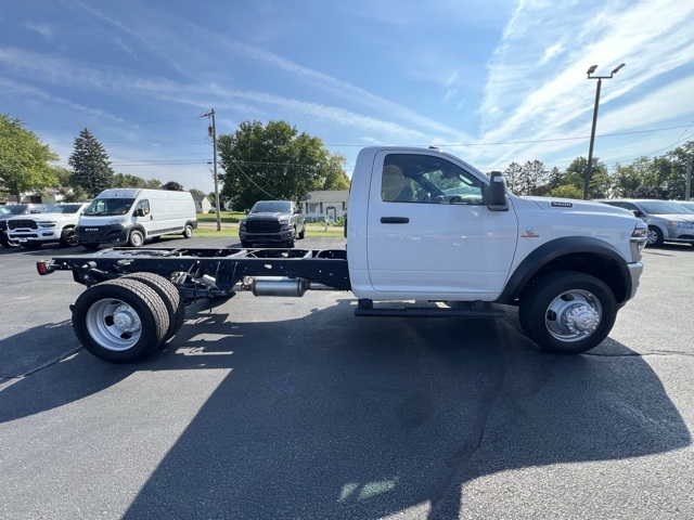 2025 Ram 5500 photo 2