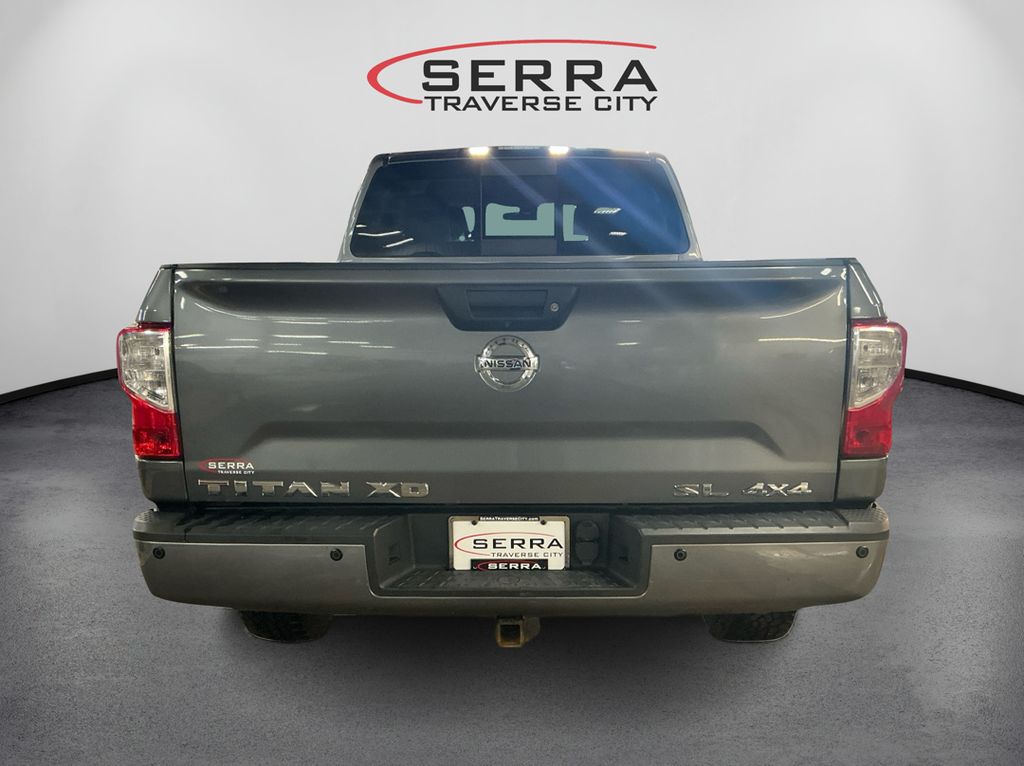 2017 Nissan Titan SL photo 3
