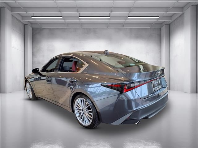 2025 Lexus IS 300 photo 4
