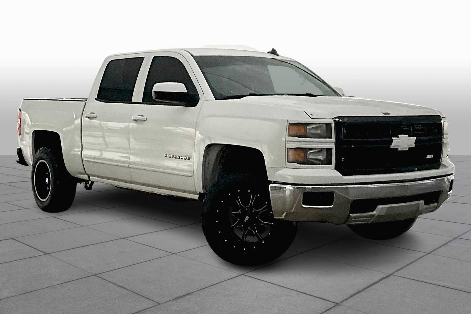 2015 Chevrolet Silverado 1500 LT photo 2