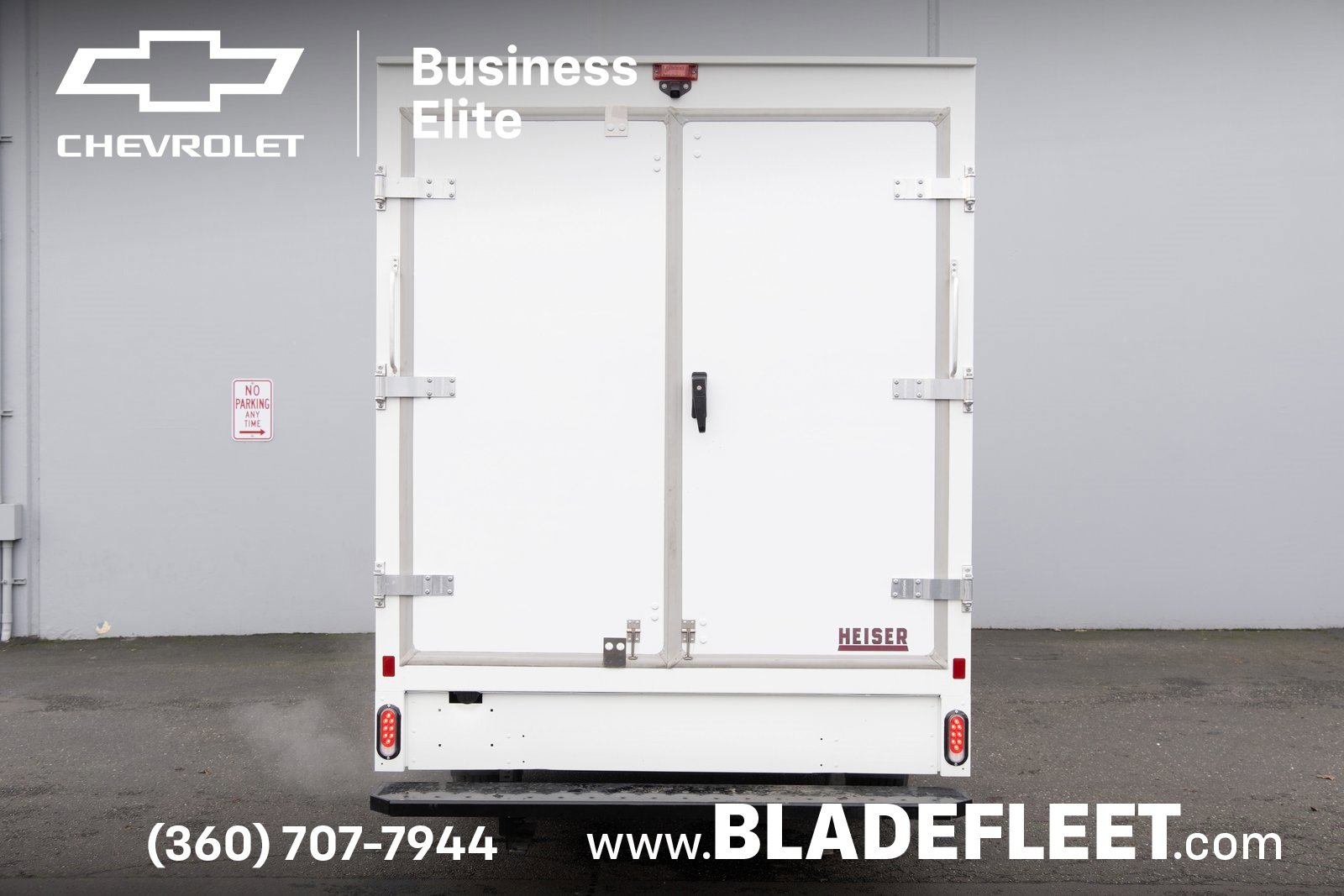 2024 Chevrolet Express Cutaway 3500 photo 4