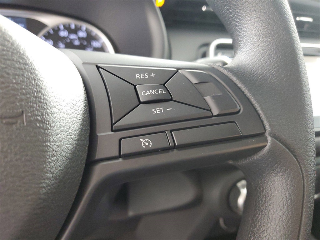 2024 Nissan Kicks S photo 18
