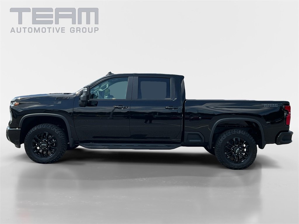 2026 Chevrolet Silverado 2500HD LT photo 2