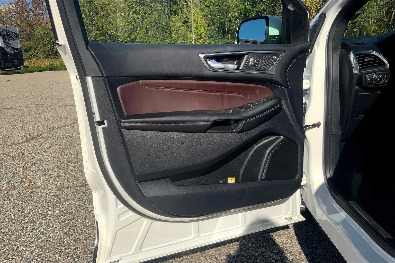 2022 Ford Edge Titanium photo 19
