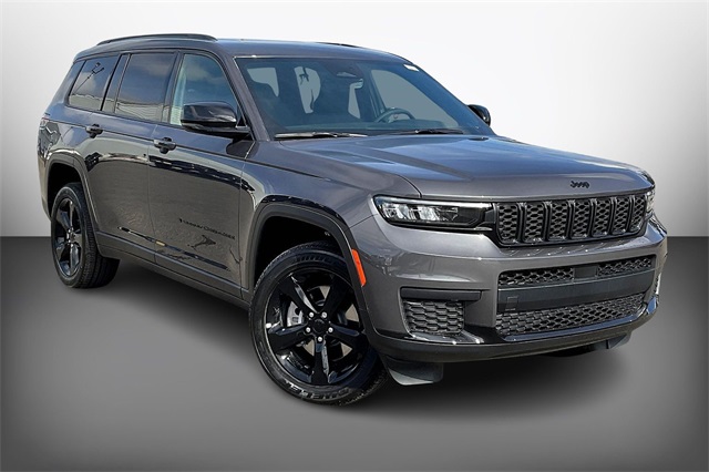 2025 Jeep Grand Cherokee L Altitude's photo