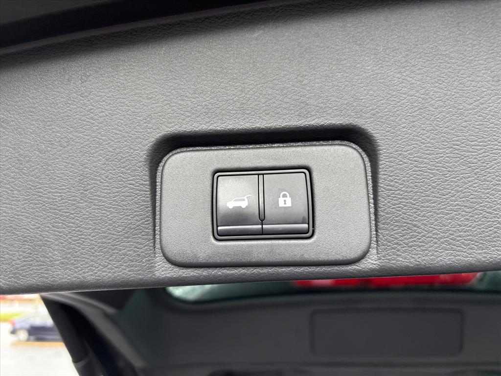 2023 Nissan Rogue SL photo 5
