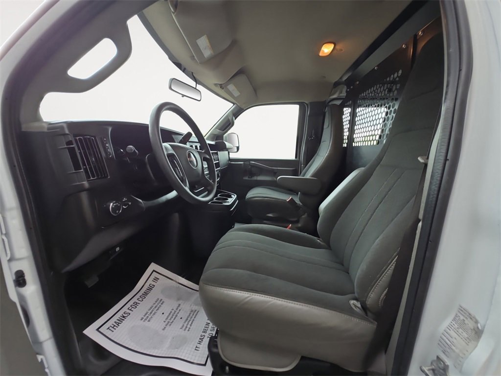 2023 Gmc Savana Cargo 2500 photo 9