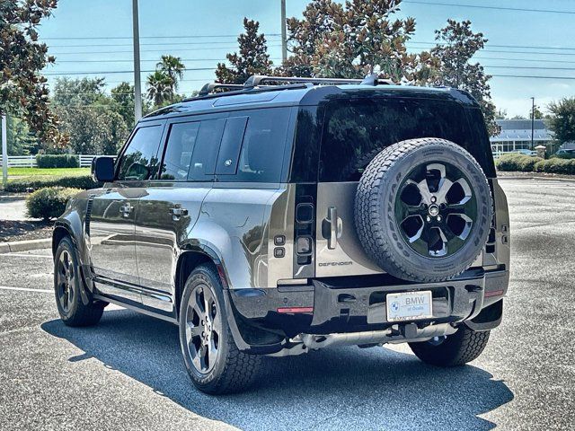 2024 Land Rover Defender 110 X-Dynamic SE photo 3