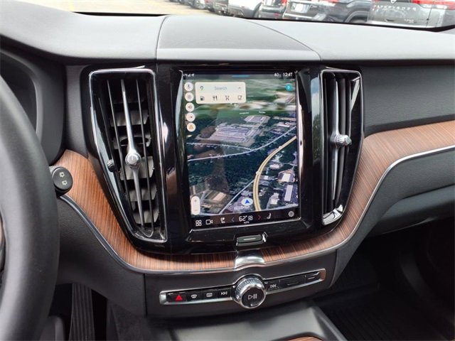2023 Volvo XC60 Plus photo 7