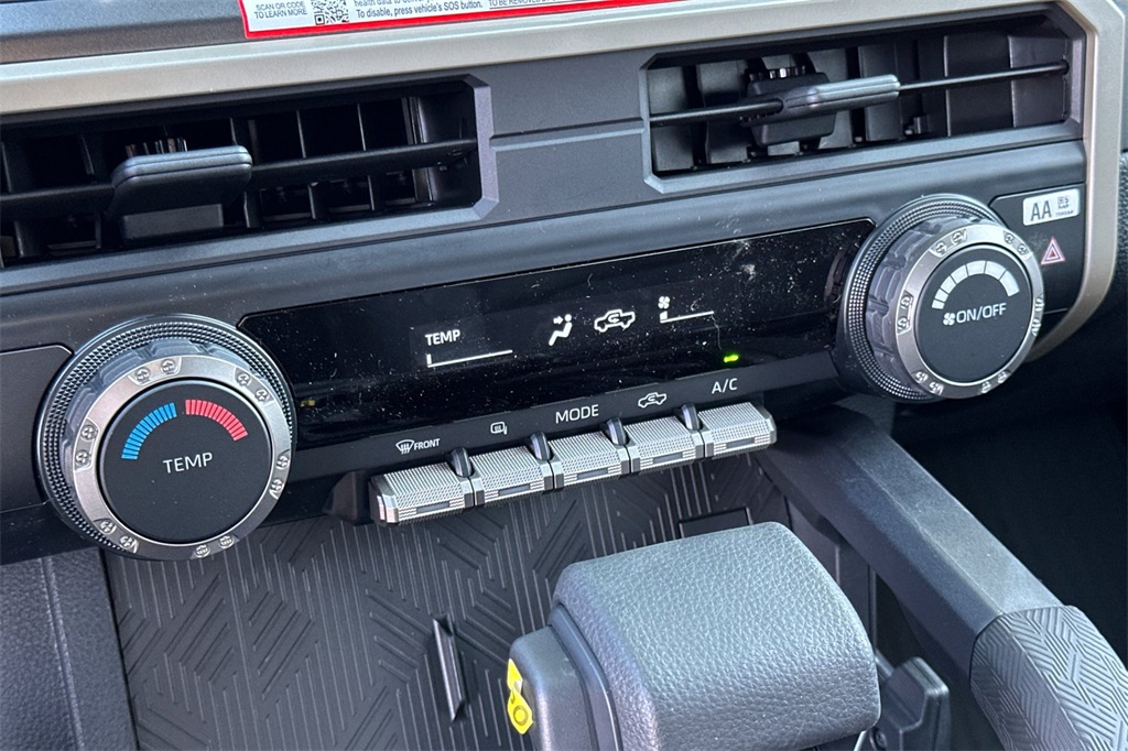 2025 Toyota Tacoma SR5 4x4 Double Cab photo 18