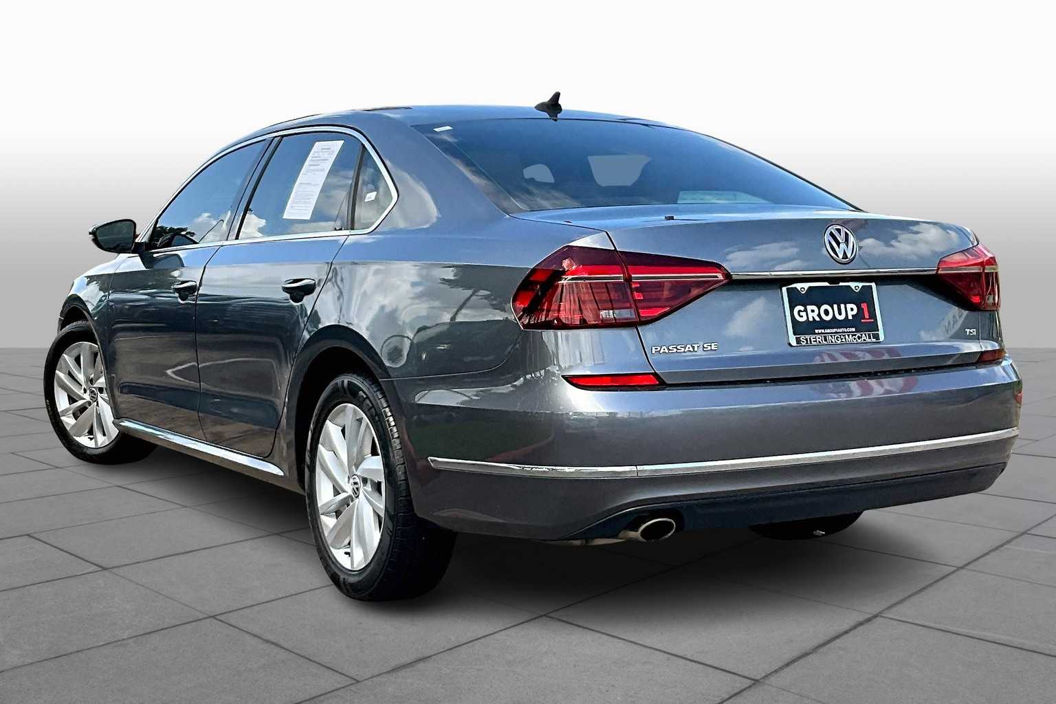 2018 Volkswagen Passat 2.0T SE photo 9