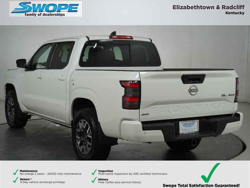 2024 Nissan Frontier SL photo 3