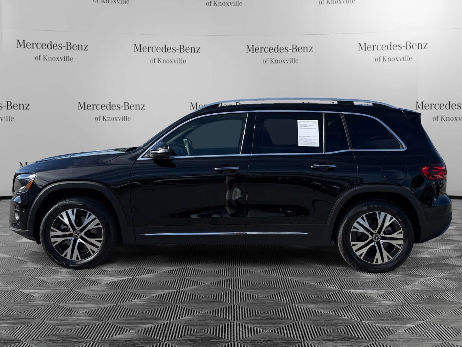 2024 Mercedes Benz GLB 250 photo 2