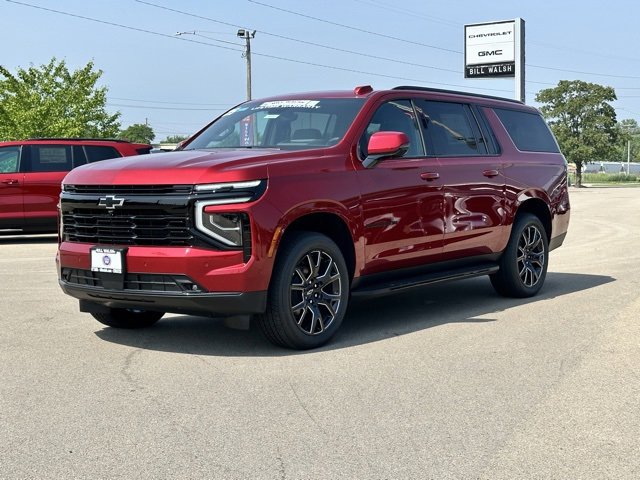 2025 Chevrolet Suburban RST photo 3