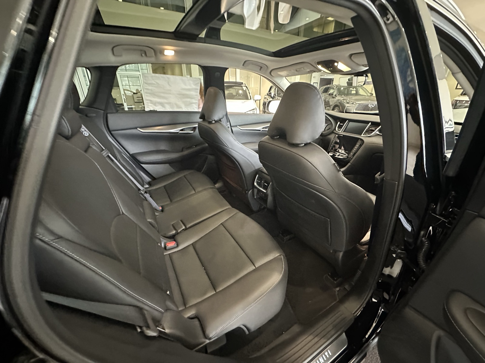 2025 Infiniti QX50 Luxe AWD photo 32