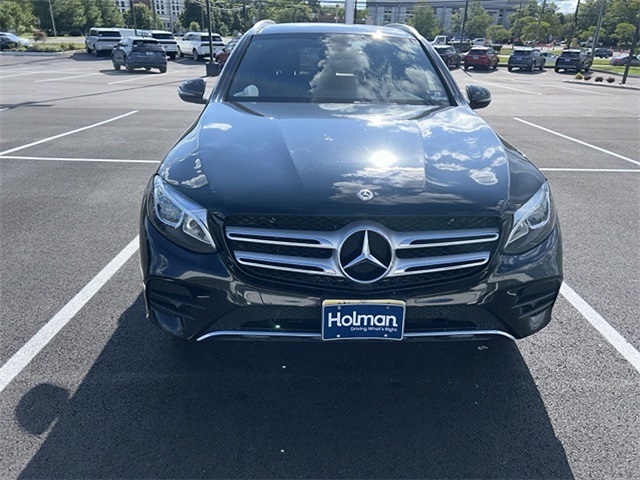 2019 Mercedes Benz GLC 300 4MATIC photo 2