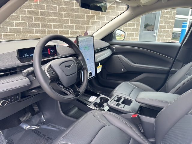 2025 Ford Mustang Mach-E Premium photo 13