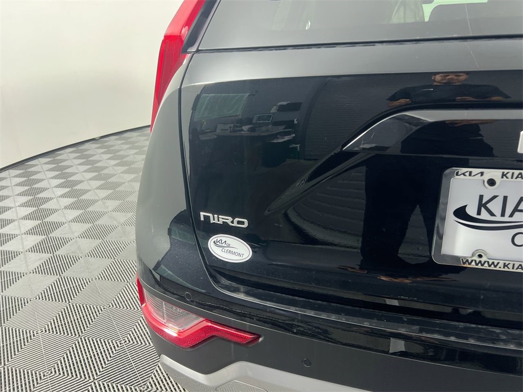 2026 Kia Niro EX photo 3