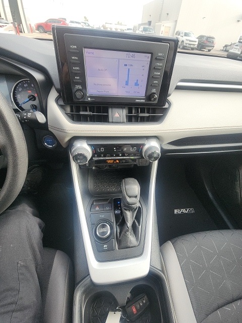2021 Toyota RAV4 Hybrid XLE photo 4