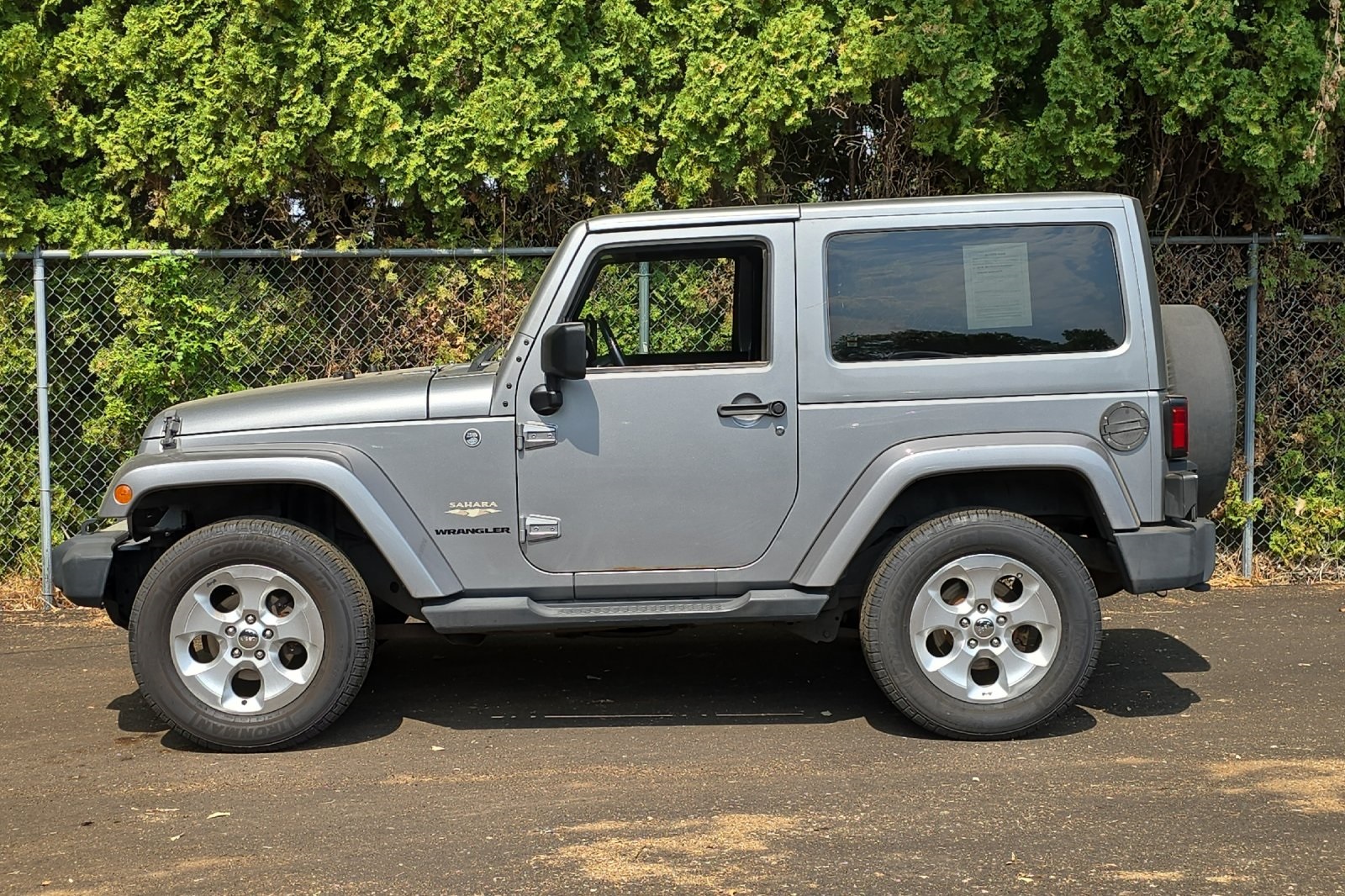 2013 Jeep Wrangler Sahara photo 7