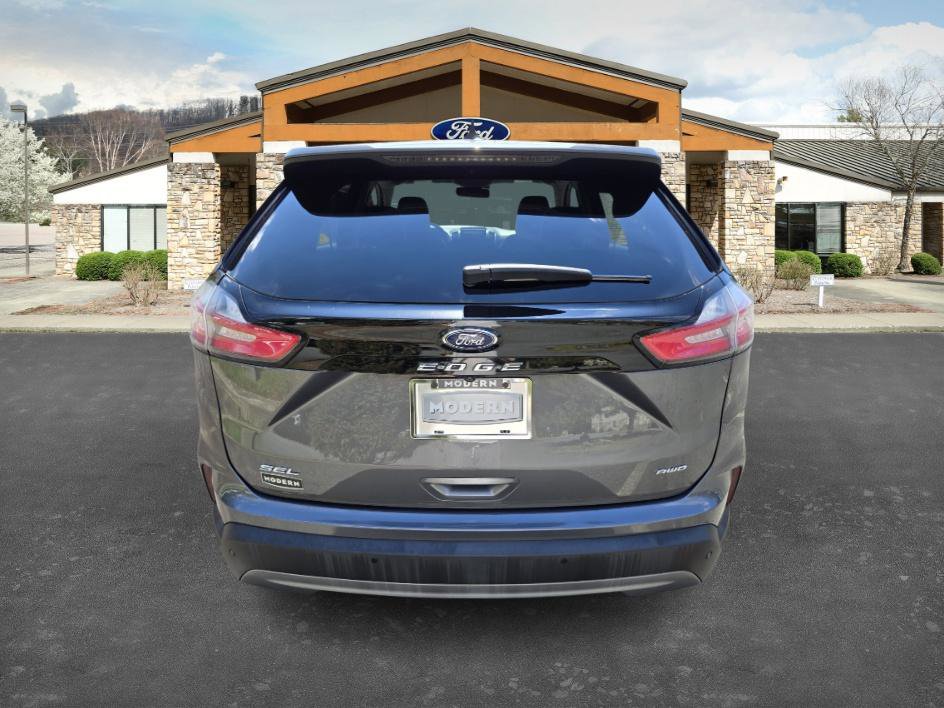 2021 Ford Edge SEL photo 6