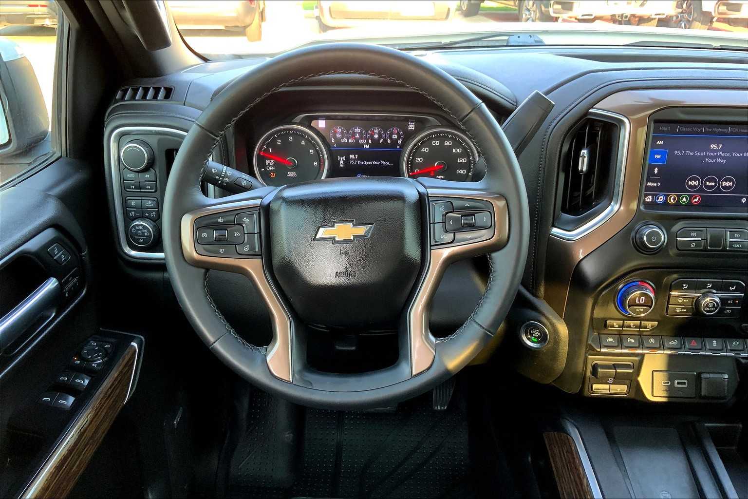 2019 Chevrolet Silverado 1500 High Country photo 5