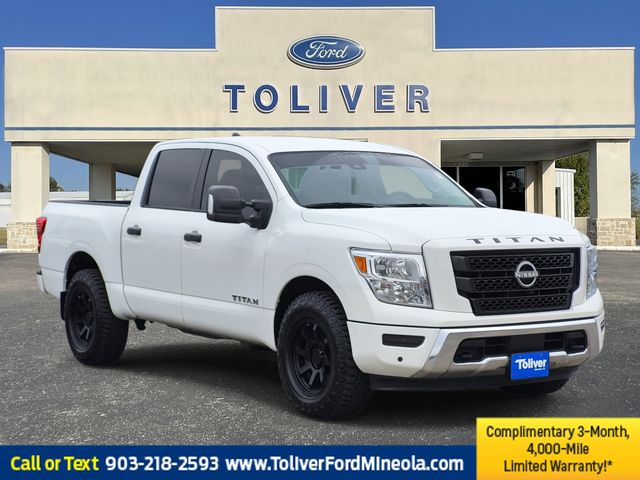 2024 Nissan Titan SV's photo