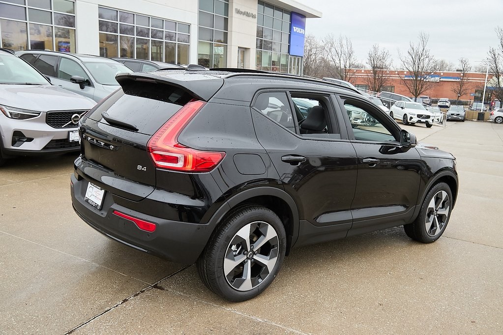 2026 VOLVO XC40 - Image 9