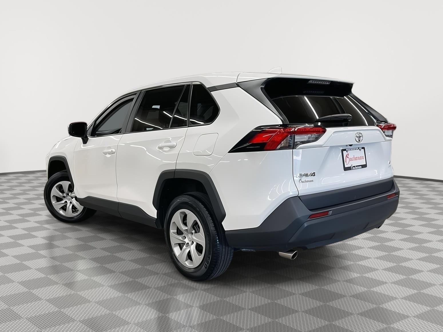 2024 Toyota RAV4 LE photo 3