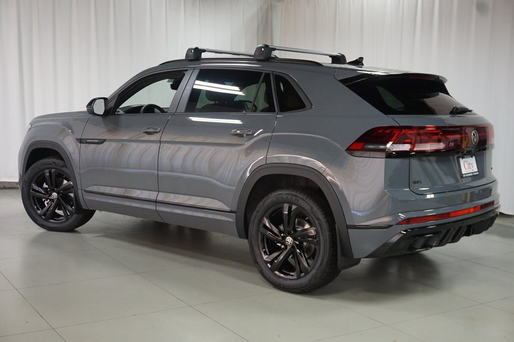 2026 Volkswagen Atlas Cross Sport SEL R-Line photo 8